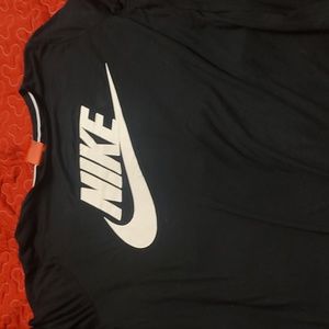 Nike long sleeve shirt